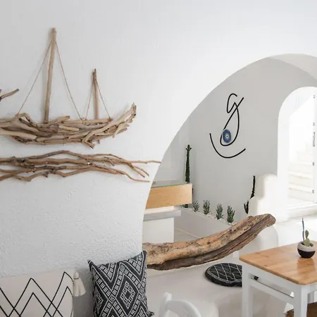 加里尼酒店 Naxos City