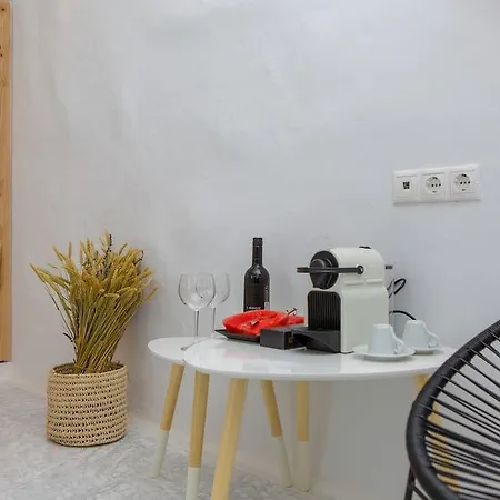 加里尼酒店 Naxos City